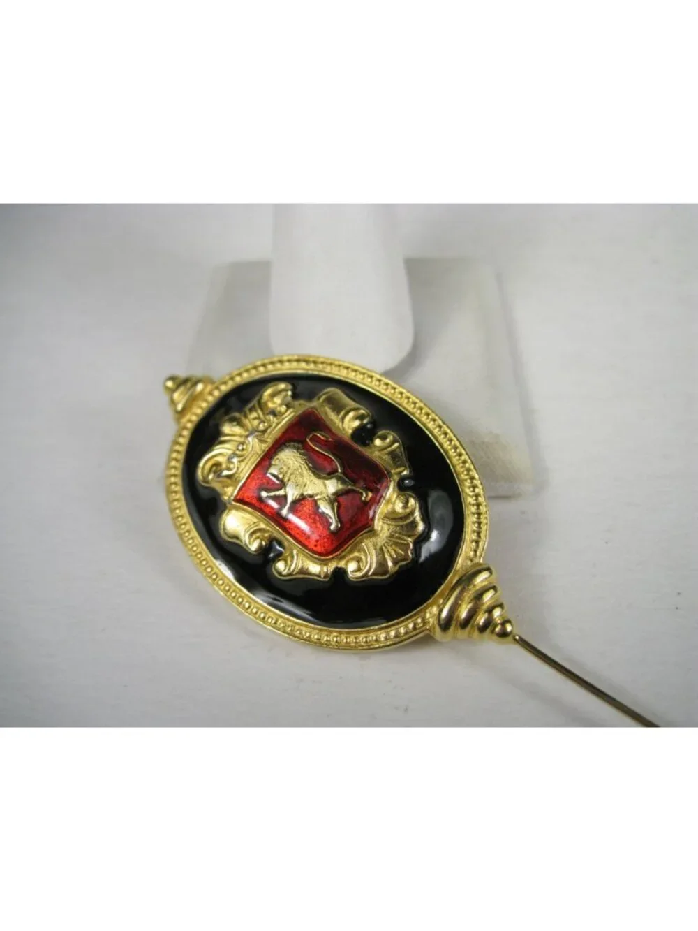 Ben Amun Gold Tone Lion Crest Enamel Stick Pin Vintage 1980s